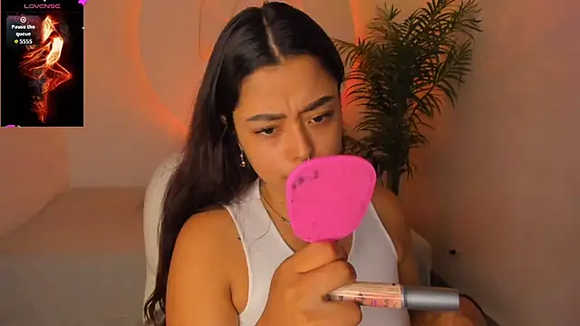 Ariana Pierce online show from 5, 12, 2025