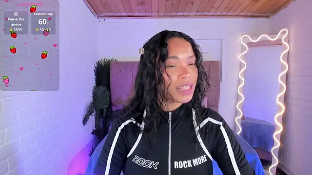 penelope tay1 online show from 21, 11, 2025