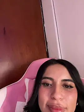 Snapshot of Emily-14 chatting on 1, 4, 2026 Emily-14 online show from 1, 4, 2026