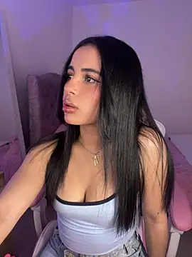 Snapshot of Emily-14 chatting on 9, 4, 2026 Emily-14 online show from 9, 4, 2026