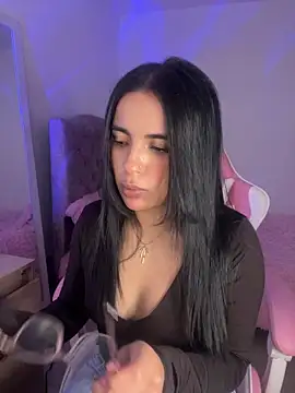 Snapshot of Emily-14 chatting on 19, 4, 2026 Emily-14 online show from 19, 4, 2026