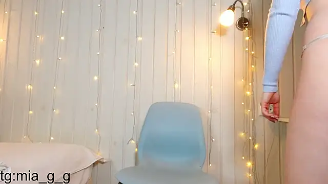 Snapshot of Mia_Mia_M chatting on 30, 10, 2025 Mia Mia M online show from 30, 10, 2025