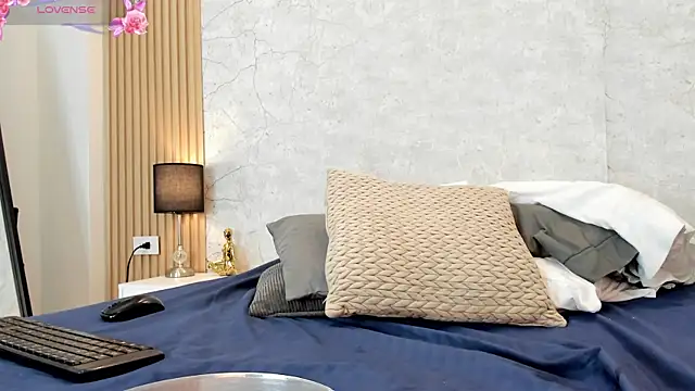 Freyaa   online show from 8, 2, 2025