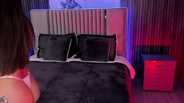 Lillyortiz online show from 8, 3, 2025