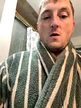 Snapshot of longcurved212121 chatting on 11, 10, 2025 longcurved212121 online show from 11, 10, 2025