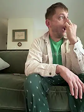 Snapshot of longcurved212121 chatting on 16, 10, 2025 longcurved212121 online show from 16, 10, 2025