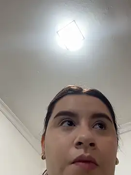 Snapshot of SaraBraun_ chatting on 27, 11, 2025 SaraBraun online show from 27, 11, 2025