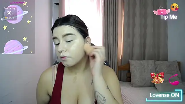 Snapshot of SaraBraun_ chatting on 4, 12, 2025 SaraBraun online show from 4, 12, 2025