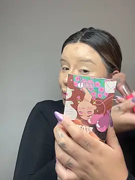 Snapshot of SaraBraun_ chatting on 5, 3, 2026 SaraBraun online show from 5, 3, 2026