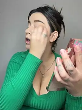 Snapshot of SaraBraun_ chatting on 11, 4, 2026 SaraBraun online show from 11, 4, 2026