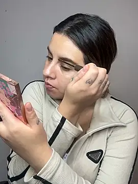 Snapshot of SaraBraun_ chatting on 14, 4, 2026 SaraBraun online show from 14, 4, 2026