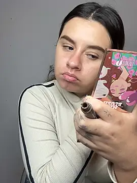 Snapshot of SaraBraun_ chatting on 20, 4, 2026 SaraBraun online show from 20, 4, 2026