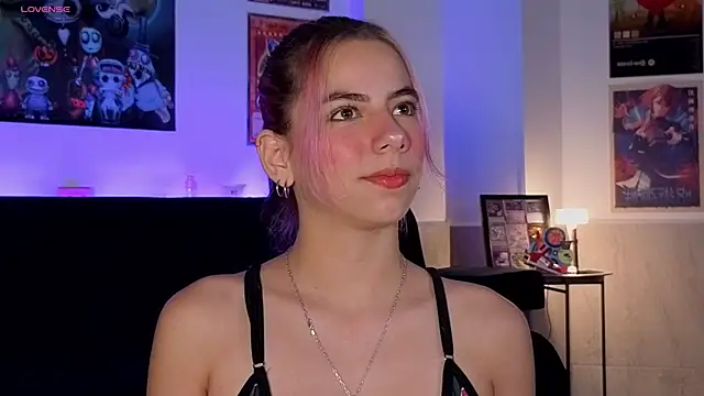 Snapshot of ArtemisaBlake chatting on 5, 12, 2025 ArtemisaBlake online show from 5, 12, 2025