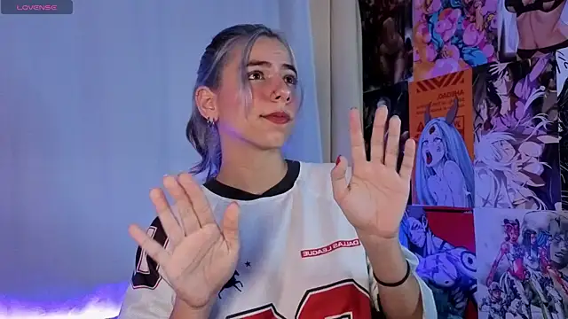 Snapshot of ArtemisaBlake chatting on 5, 4, 2026 ArtemisaBlake online show from 5, 4, 2026