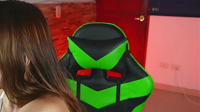 Snapshot of Michell_Wallker chatting on 15, 3, 2026 Michell Wallker online show from 15, 3, 2026