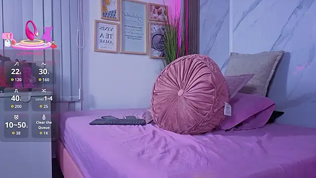 Snapshot of Chlooee__ chatting on 28, 3, 2026 Chlooee online show from 28, 3, 2026