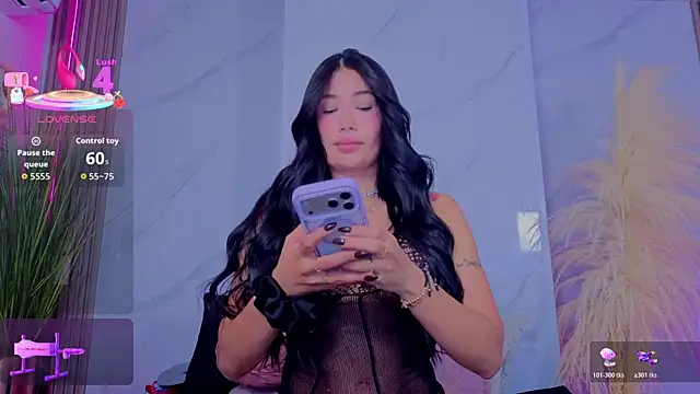 Snapshot of Chlooee__ chatting on 7, 4, 2026 Chlooee online show from 7, 4, 2026