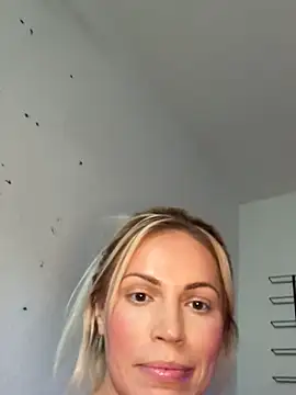 Snapshot of sophiamariexoxo240 chatting on 21, 4, 2026 sophiamariexoxo240 online show from 21, 4, 2026