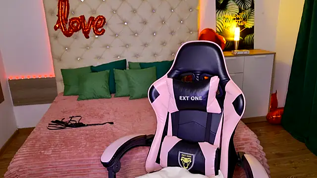 KattieSims online show from 9, 2, 2025