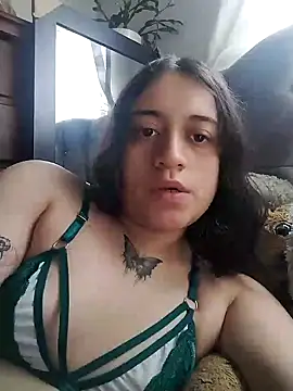 Snapshot of Yaz_Moon chatting on 2, 2, 2025 Yaz Moon online show from 2, 2, 2025