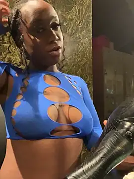 Snapshot of Charismasweets chatting on 9, 3, 2025 Charismasweets online show from 9, 3, 2025