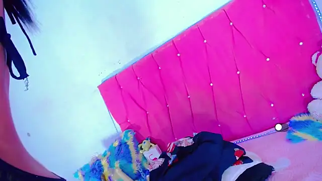 Theylor Rouse online show from 25, 10, 2025