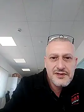 Snapshot of Husoban chatting on 18, 12, 2025 Husoban online show from 18, 12, 2025