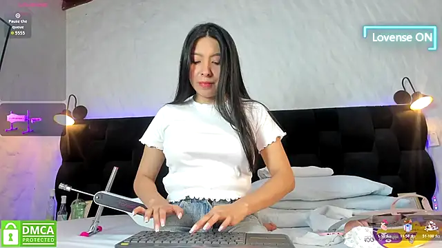 Camila  Gomez online show from 4, 11, 2025