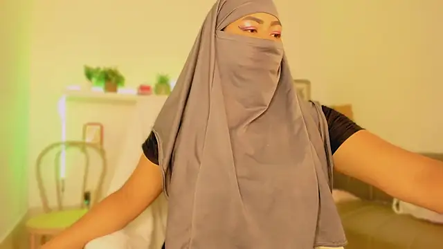 Snapshot of jazmin_anbar chatting on 23, 10, 2025 jazmin anbar online show from 23, 10, 2025