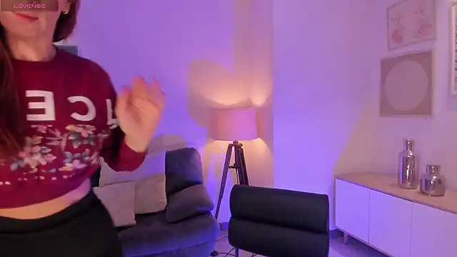 Snapshot of MiaFarrell_ chatting on 5, 10, 2025 MiaFarrell online show from 5, 10, 2025