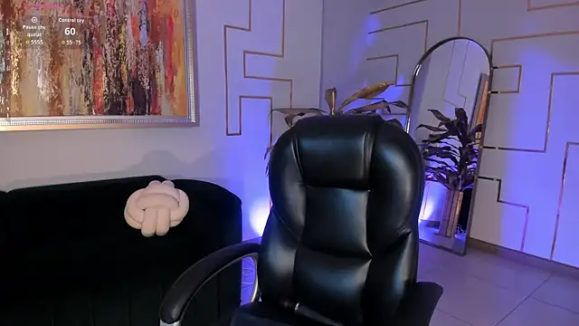 Snapshot of MiaFarrell_ chatting on 9, 10, 2025 MiaFarrell online show from 9, 10, 2025