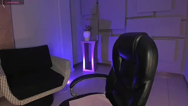 Snapshot of MiaFarrell_ chatting on 20, 11, 2025 MiaFarrell online show from 20, 11, 2025