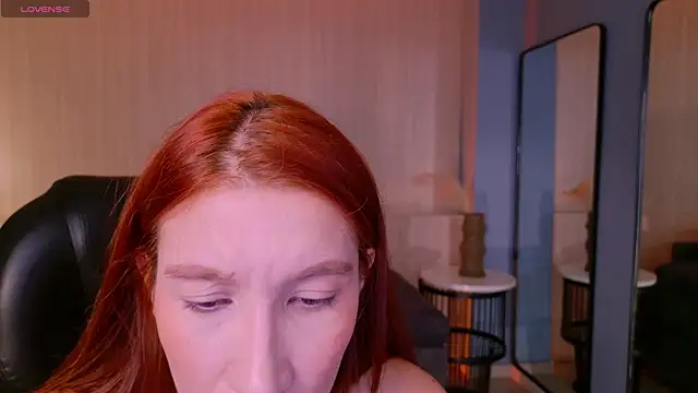Snapshot of MiaFarrell_ chatting on 12, 6, 2026 MiaFarrell online show from 12, 6, 2026