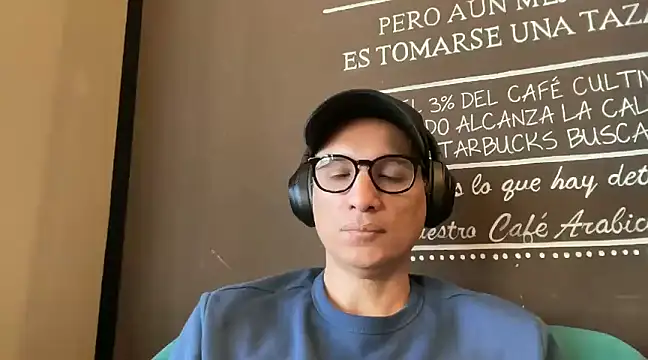 Snapshot of alex_ruiz85 chatting on 5, 2, 2025 alex ruiz85 online show from 5, 2, 2025