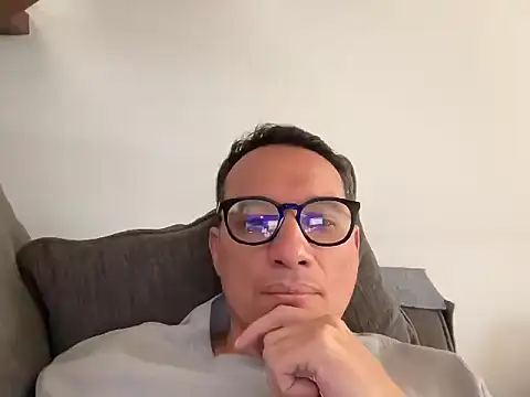 Snapshot of alex_ruiz85 chatting on 5, 1, 2026 alex ruiz85 online show from 5, 1, 2026