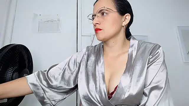 africa holmes online show from 2, 2, 2025