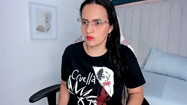 africa holmes online show from 12, 9, 2025