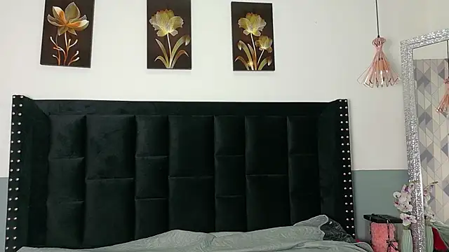 kinkyandsavage online show from 18, 6, 2026