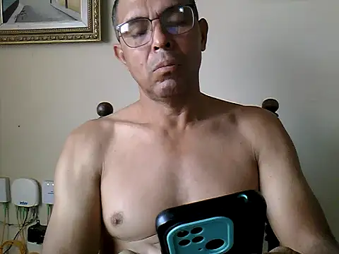 Snapshot of Alex011277 chatting on 1, 10, 2025 Alex011277 online show from 1, 10, 2025