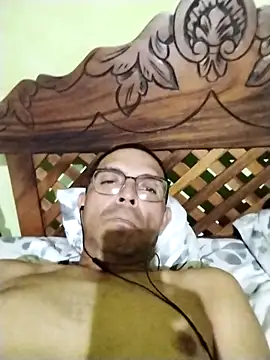 Snapshot of Alex011277 chatting on 14, 10, 2025 Alex011277 online show from 14, 10, 2025