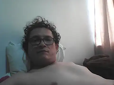 Snapshot of Bombi22 chatting on 24, 11, 2025 Bombi22 online show from 24, 11, 2025