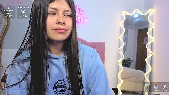 Snapshot of kittystart_tay chatting on 8, 10, 2025 kittystart tay online show from 8, 10, 2025