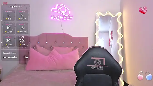 Snapshot of kittystart_tay chatting on 13, 10, 2025 kittystart tay online show from 13, 10, 2025