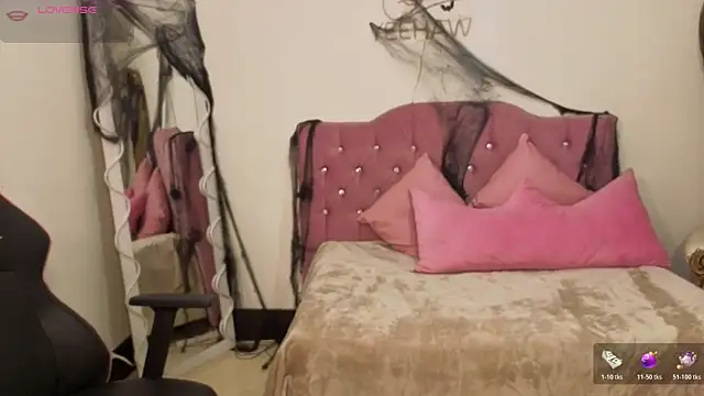 Snapshot of kittystart_tay chatting on 25, 10, 2025 kittystart tay online show from 25, 10, 2025