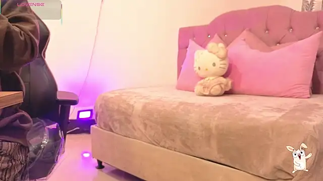 Snapshot of kittystart_tay chatting on 30, 11, 2025 kittystart tay online show from 30, 11, 2025