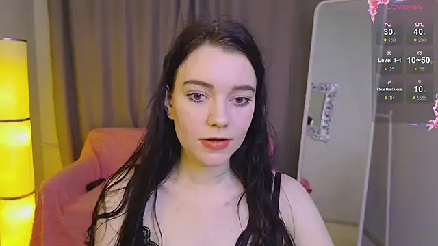 Snapshot of Lana__Cute_ chatting on 8, 3, 2025 Lana Cute online show from 8, 3, 2025