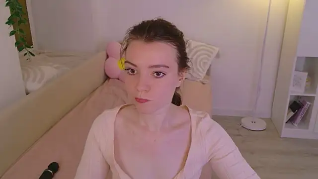 Snapshot of Lana__Cute_ chatting on 13, 7, 2026 Lana Cute online show from 13, 7, 2026