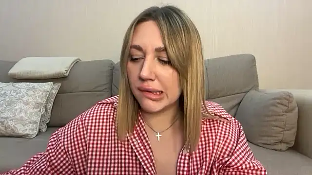 Snapshot of VickyLove047 chatting on 5, 11, 2025 VickyLove047 online show from 5, 11, 2025