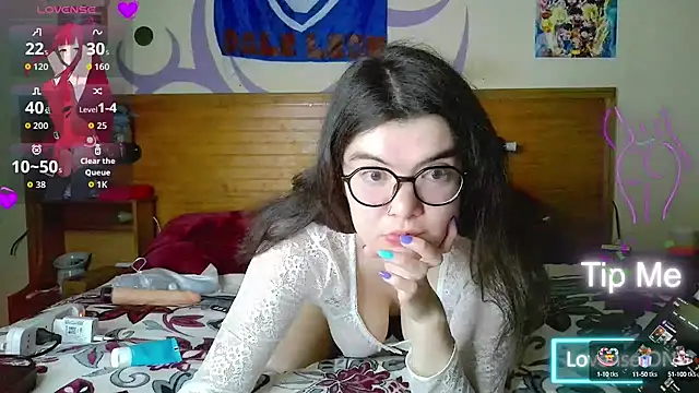 Snapshot of MilahHot13 chatting on 14, 9, 2025 MilahHot13 online show from 14, 9, 2025