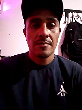 Snapshot of NewBe9D9 chatting on 4, 3, 2025 NewBe9D9 online show from 4, 3, 2025